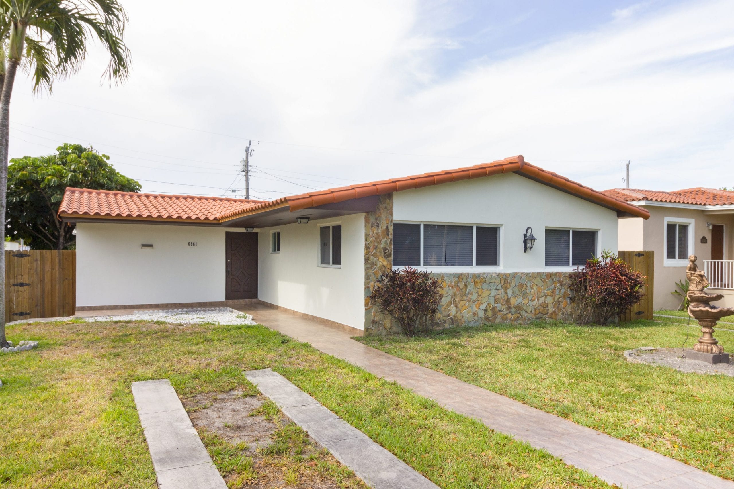 Three Bedroom Coral Terrace Home for Rent Sea Grove Realty