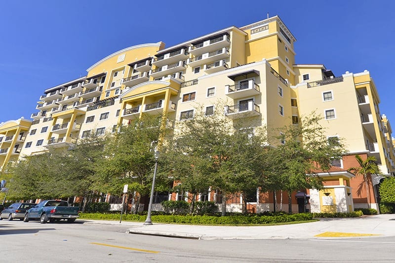 Spacious 2 Bedroom Plus Den in Dadeland's Luxurious Colonnade