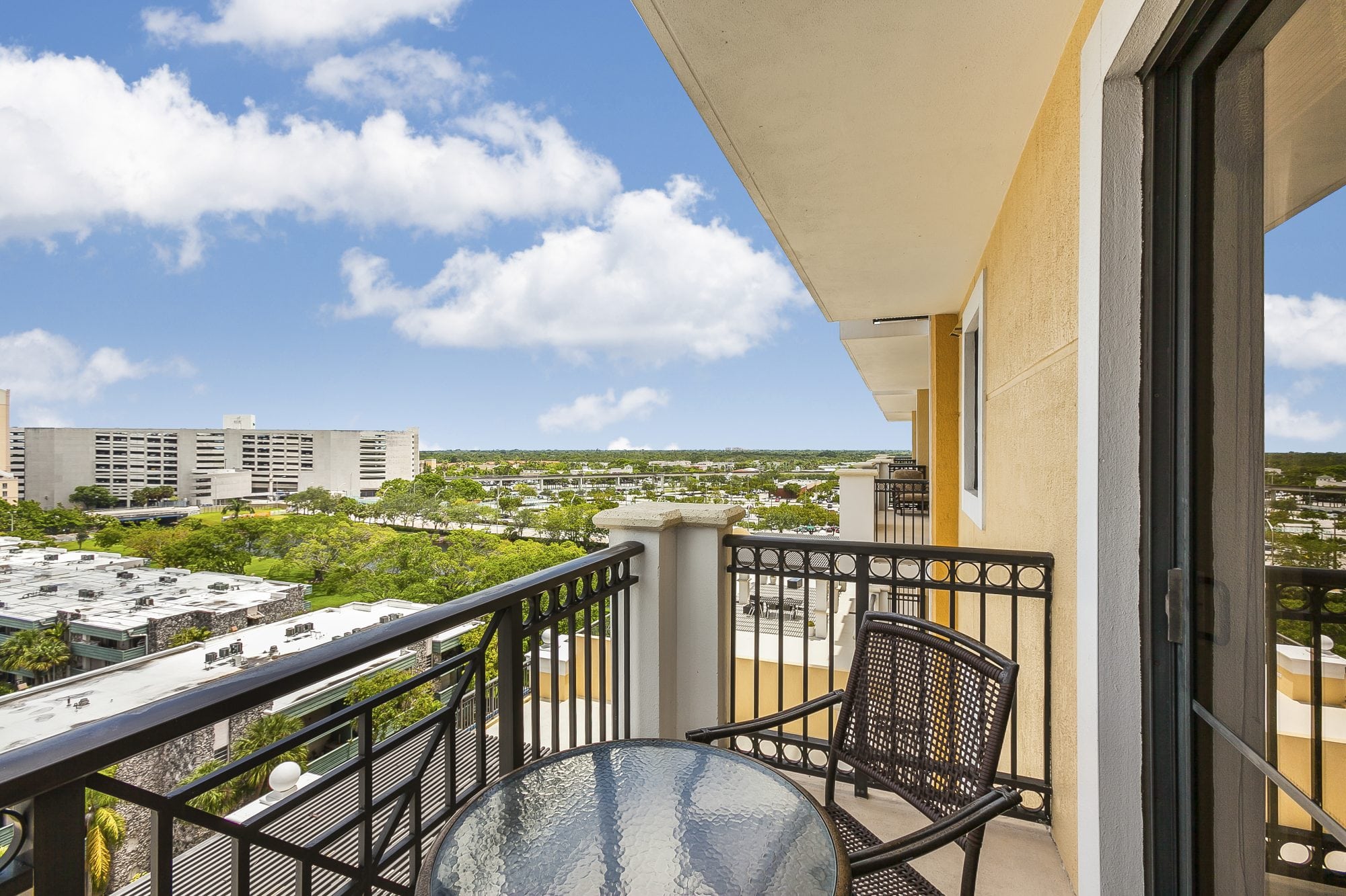Spacious 2 Bedroom Plus Den in Dadeland's Luxurious Colonnade