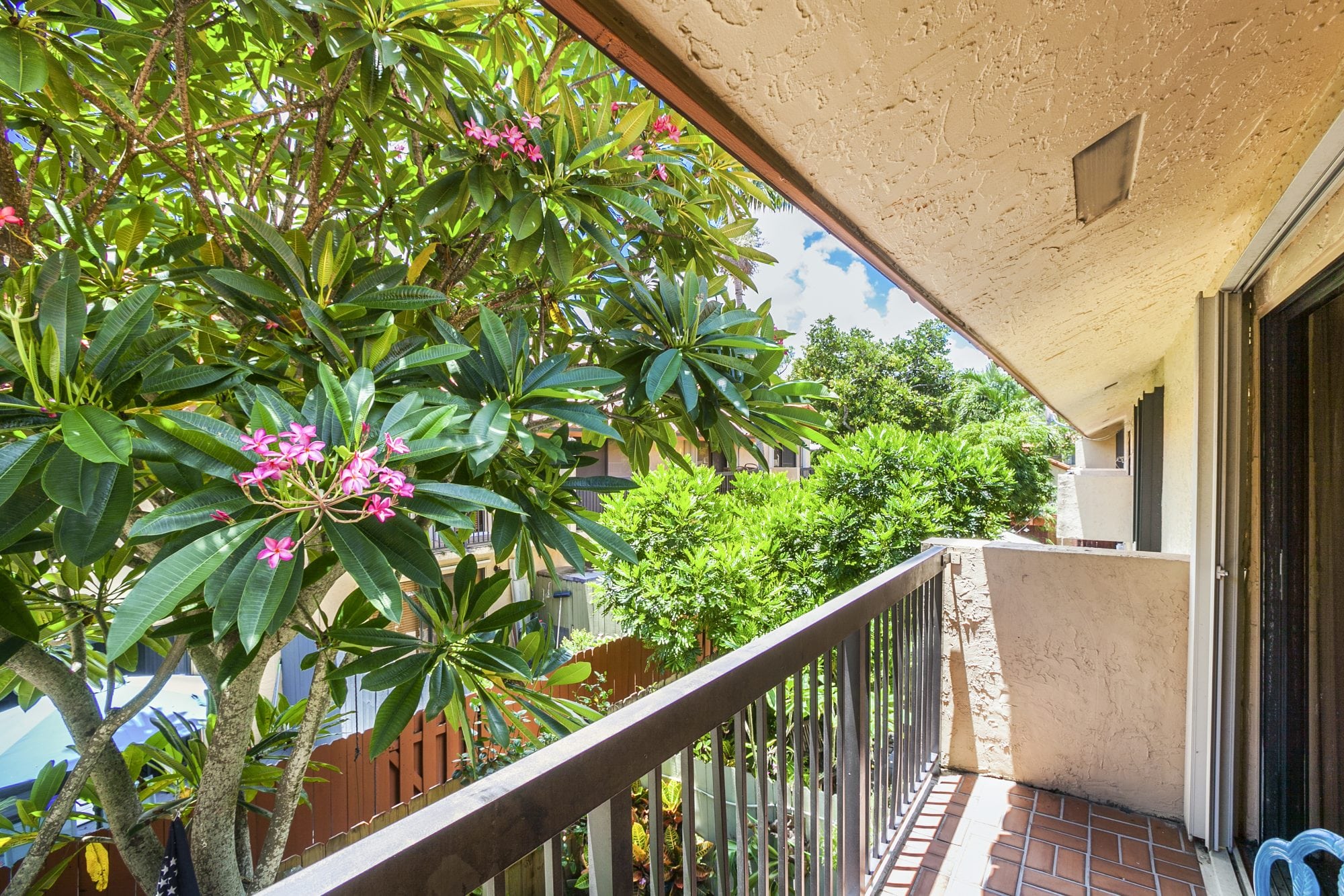 Dadeland Cove 2 Bedroom Townhouse with Open Layout Sea Grove Realty