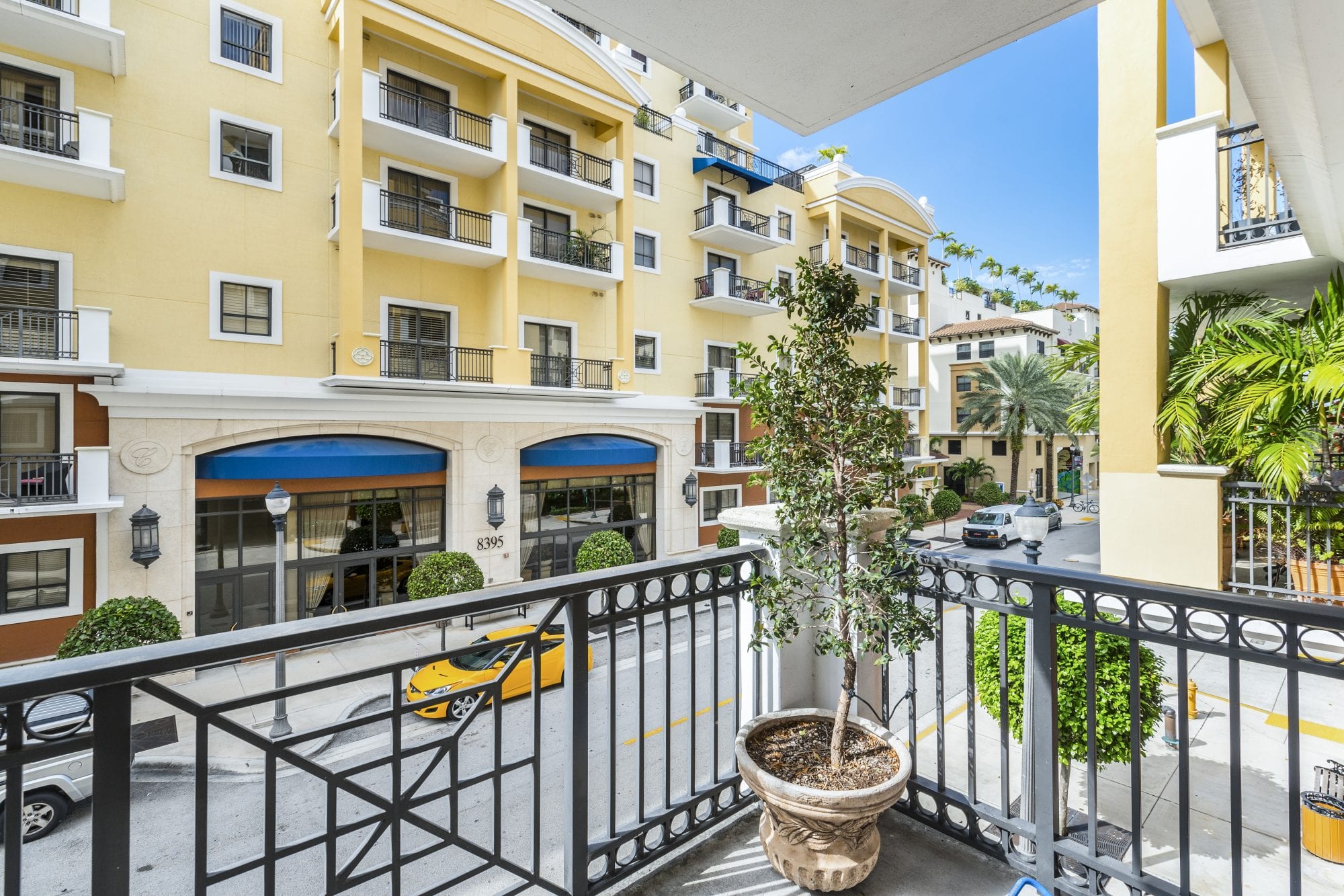 Two Bedroom, Mint Condition Condo in Dadeland Sea Grove Realty