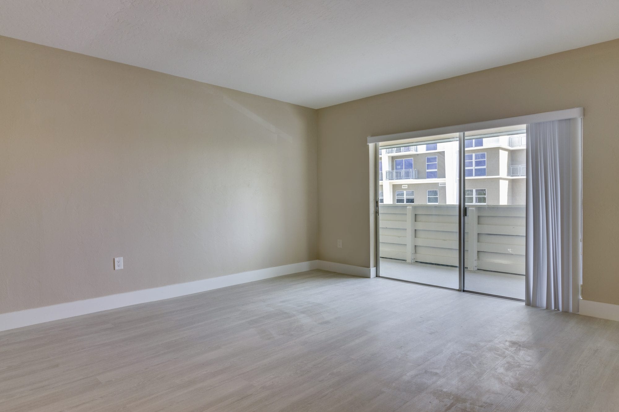 Completely Updated 2 Bedroom Condo at the Ledges in Dadeland Sea