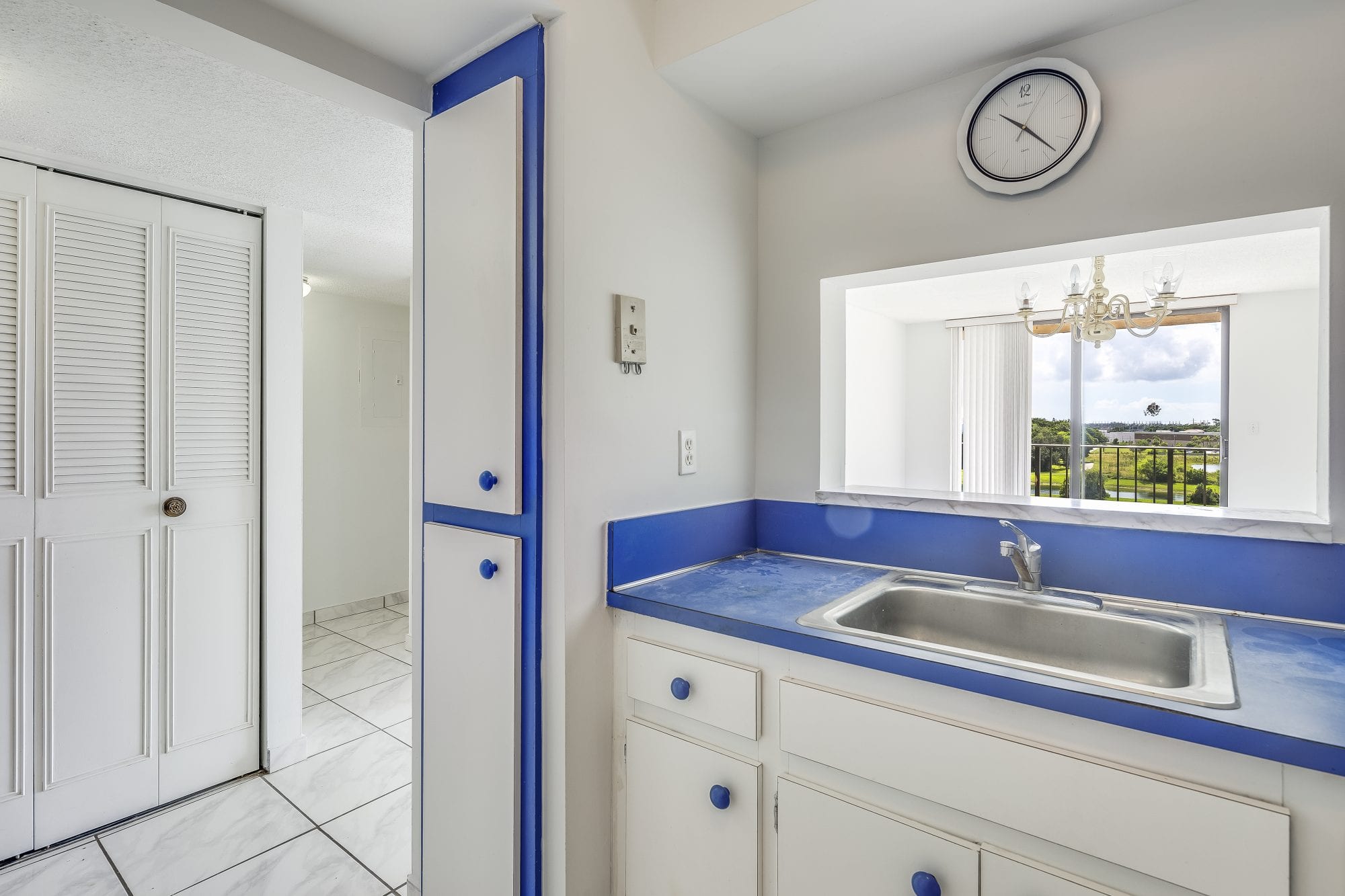 Fountainbleau 1 Bedroom Apartment with a View Sea Grove Realty