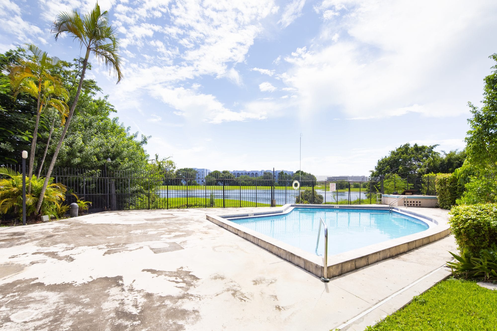 Fountainbleau 1 Bedroom Apartment with a View Sea Grove Realty