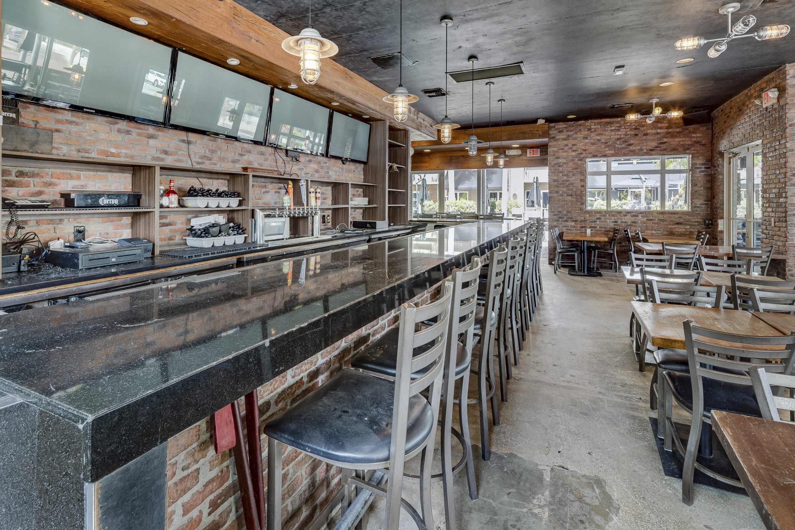 South Miami StandAlone 2nd Generation Restaurant Space for Lease Sea