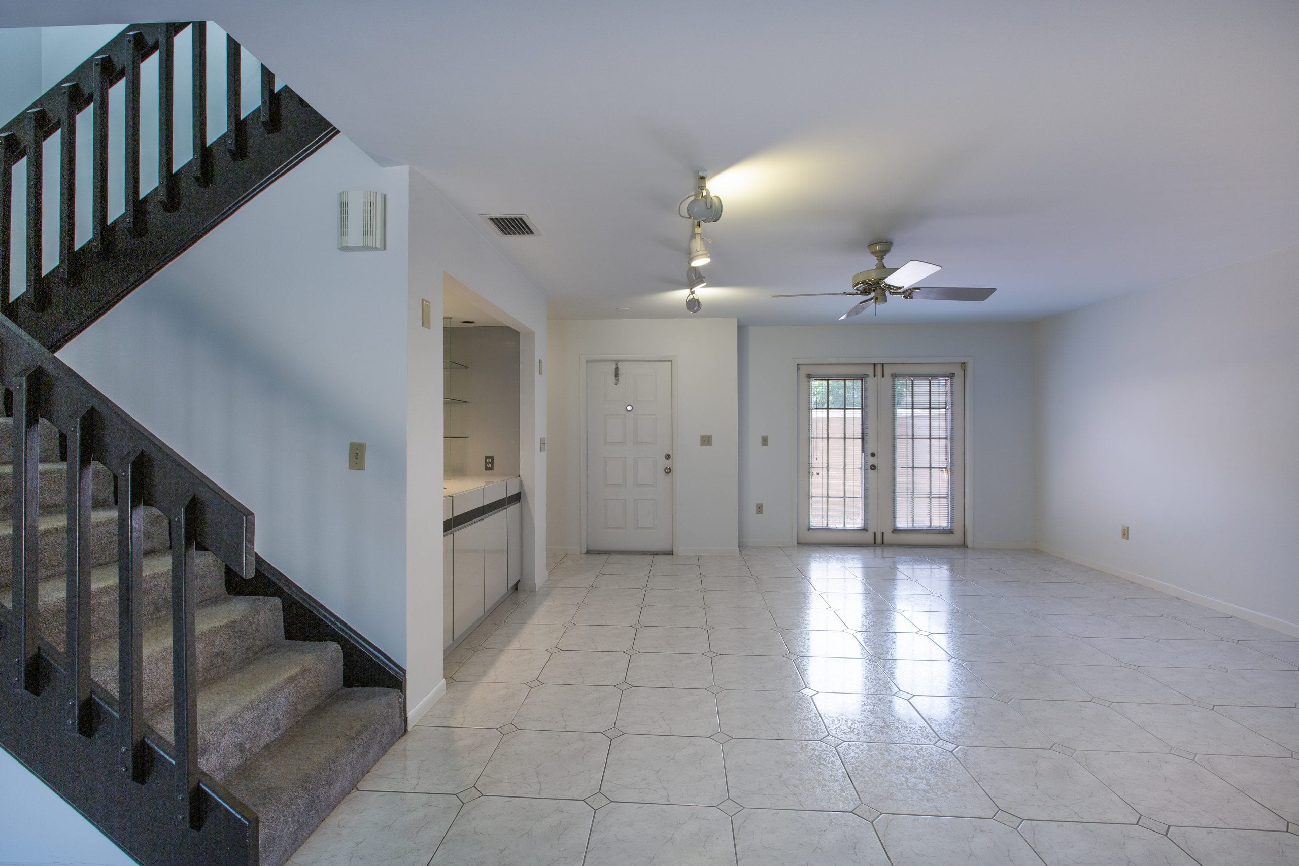 Corner Unit 3 Bedroom Townhome in Kendall Sea Grove Realty