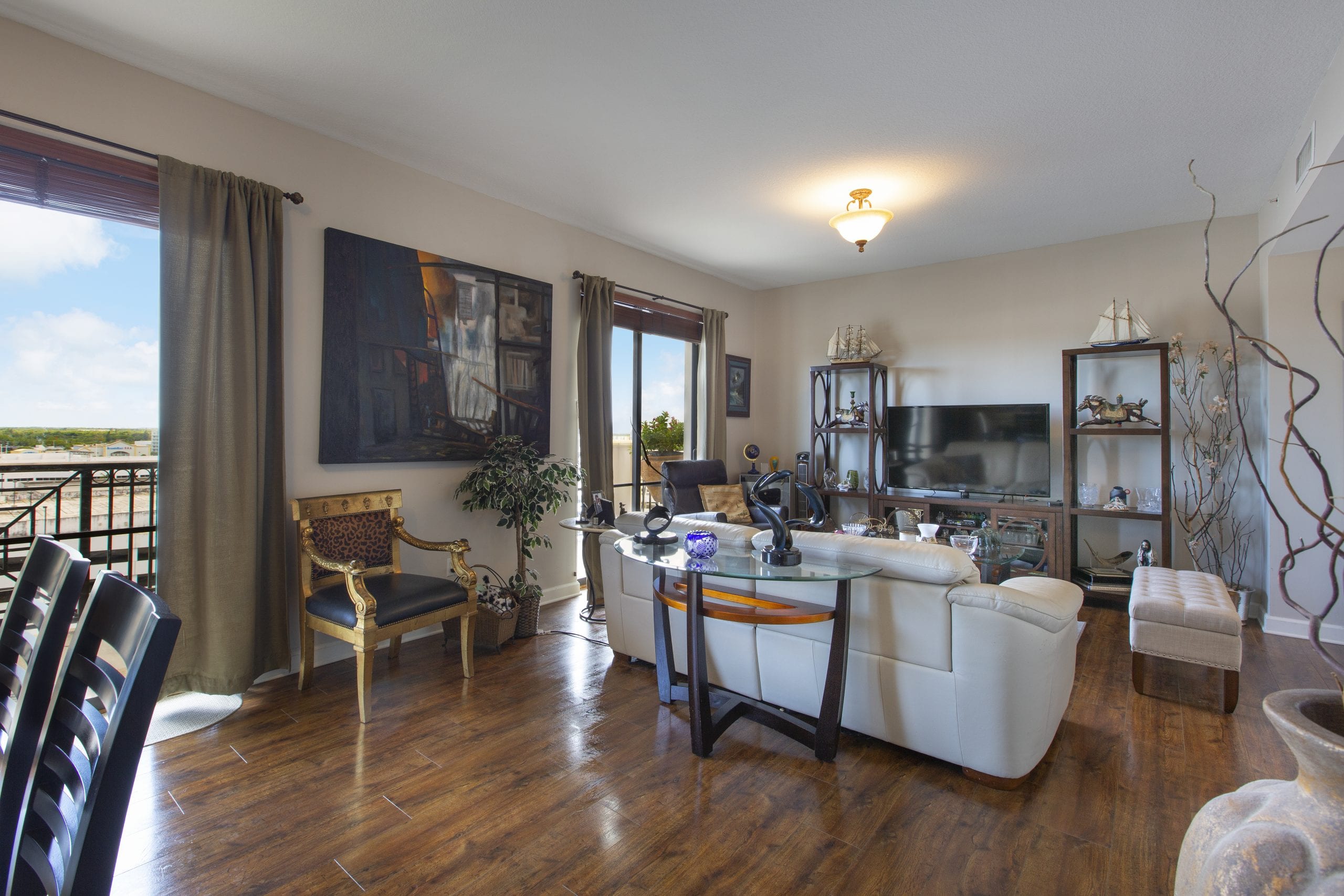Two Story Penthouse with Two Large Balconies in Dadeland | Sea Grove Realty - Penthouse Condo With Spacious Private Balcony And Premium Kitchen Appliances
