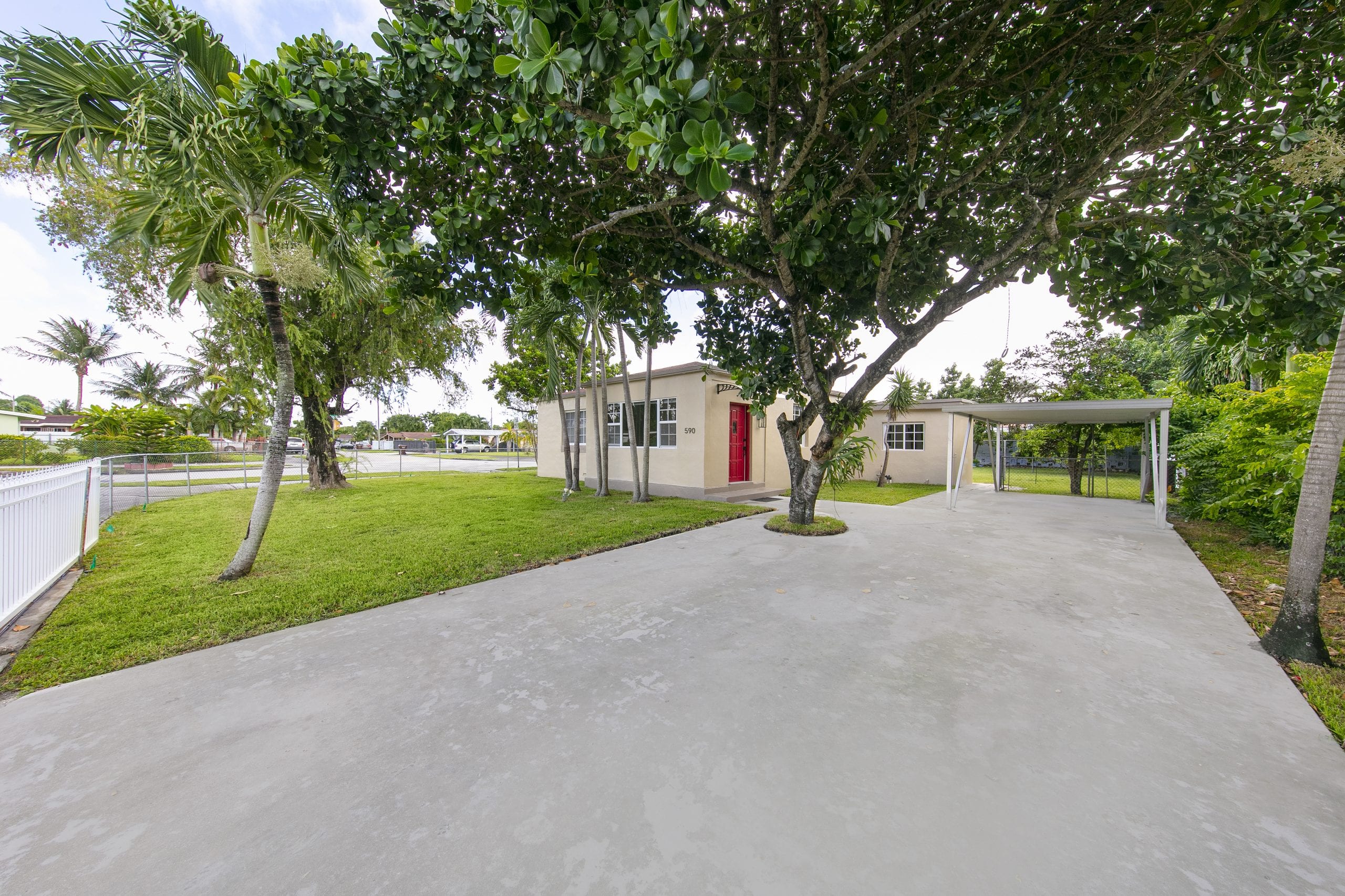 Large 2/1 Single Family on Big Corner Lot in Hialeah for Rent