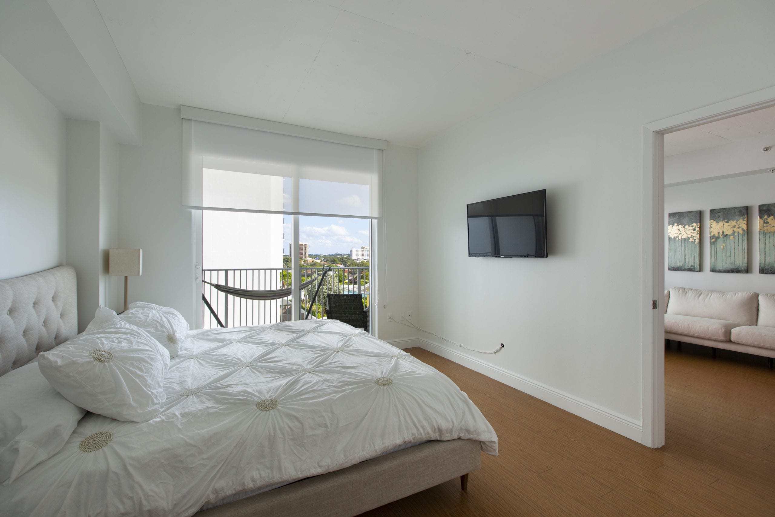 Beautiful One Bedroom in Midtown Lofts Condo Next to the Gables Sea