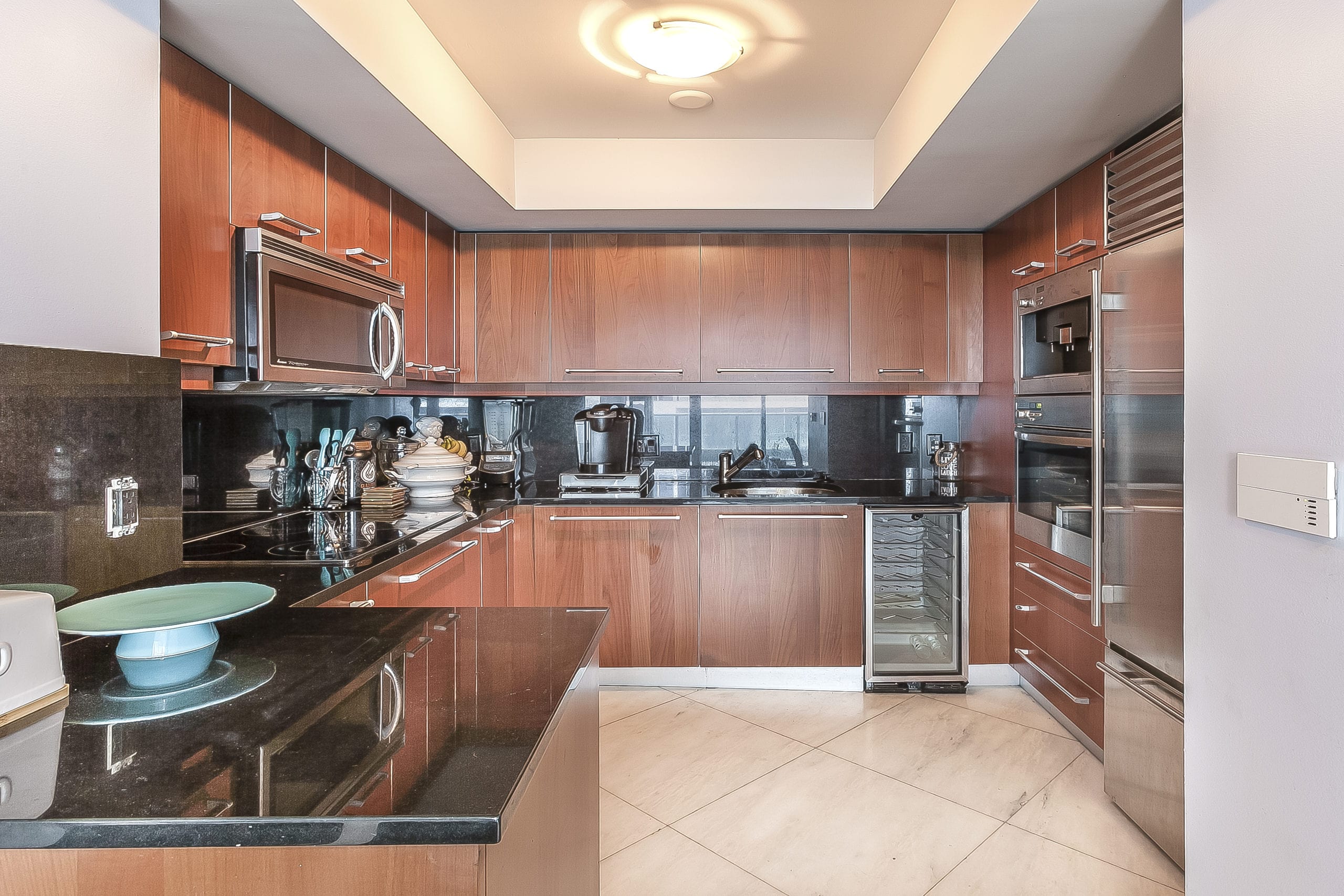 Luxurious One Bedroom for Rent at the Jade at Brickell Sea Grove Realty