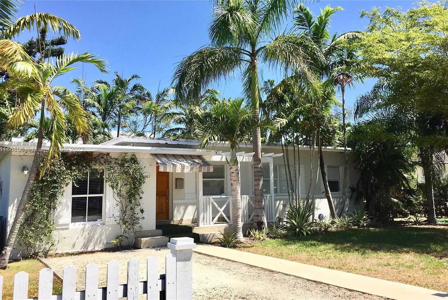 Charming Two Bedroom in Great Location Between South Miami & Coral Gables