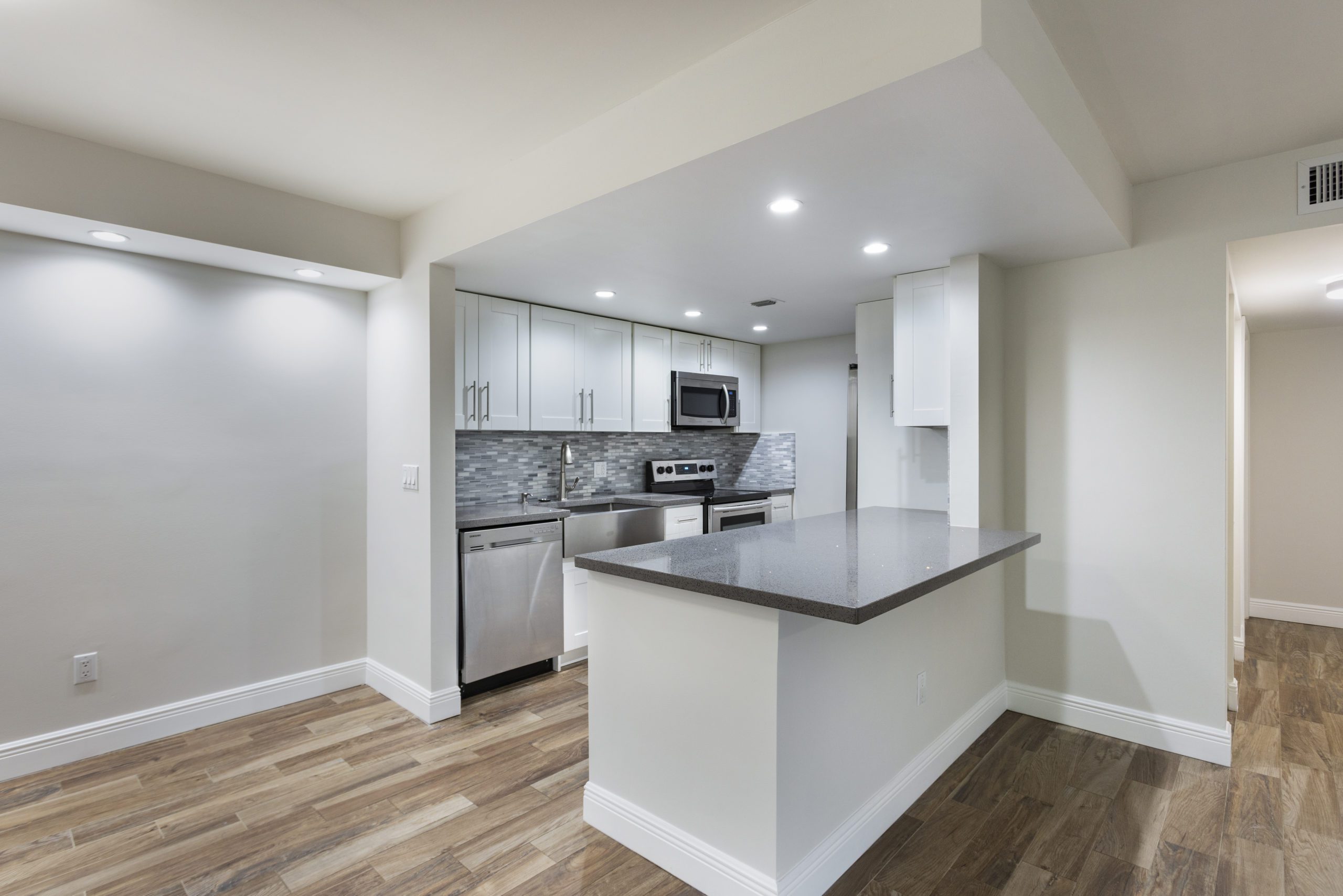 Renovated Two bed, Two Bath Corner Unit in Dadeland Sea Grove Realty