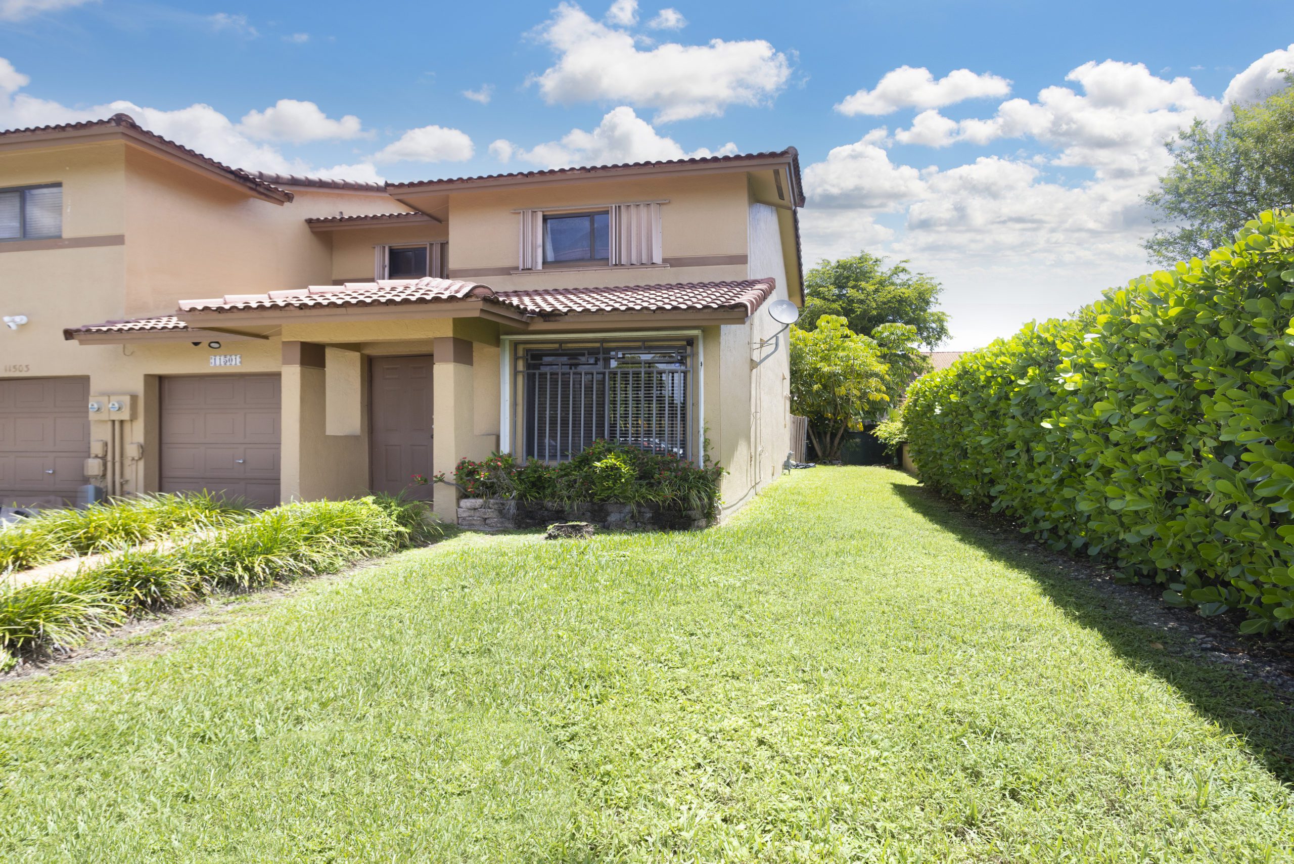 Three Bedroom Corner Townhouse in Kendall