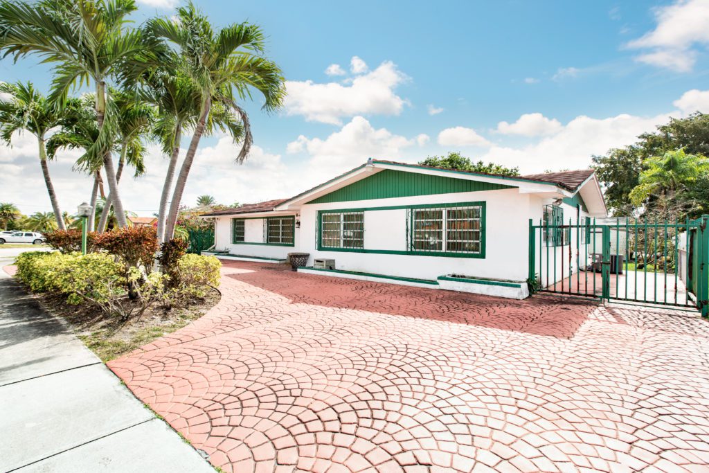 4 Bedroom House with Separate Entrances Near FIU Sea Grove Realty