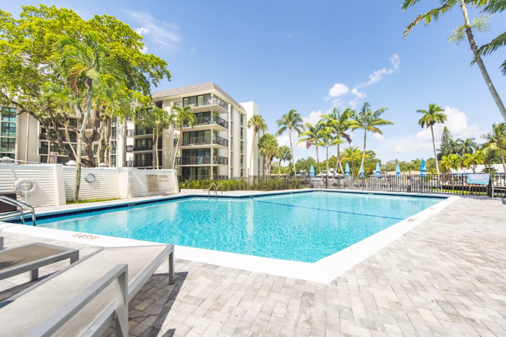 Luxury Living Impeccable 1 Bed Unit with Resortstyle Amenities Sea