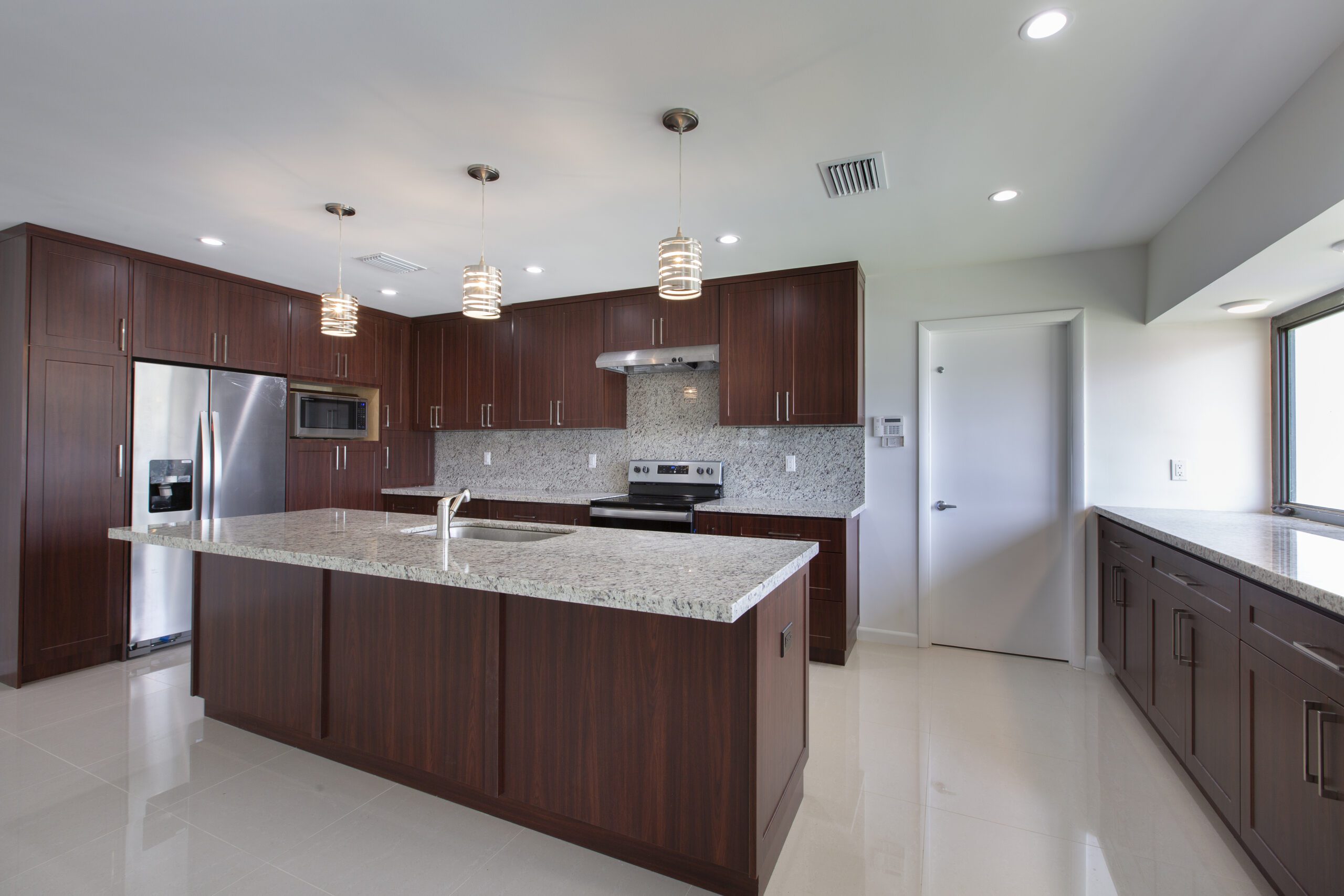 Modern & spacious Dadeland home, now available for Lease