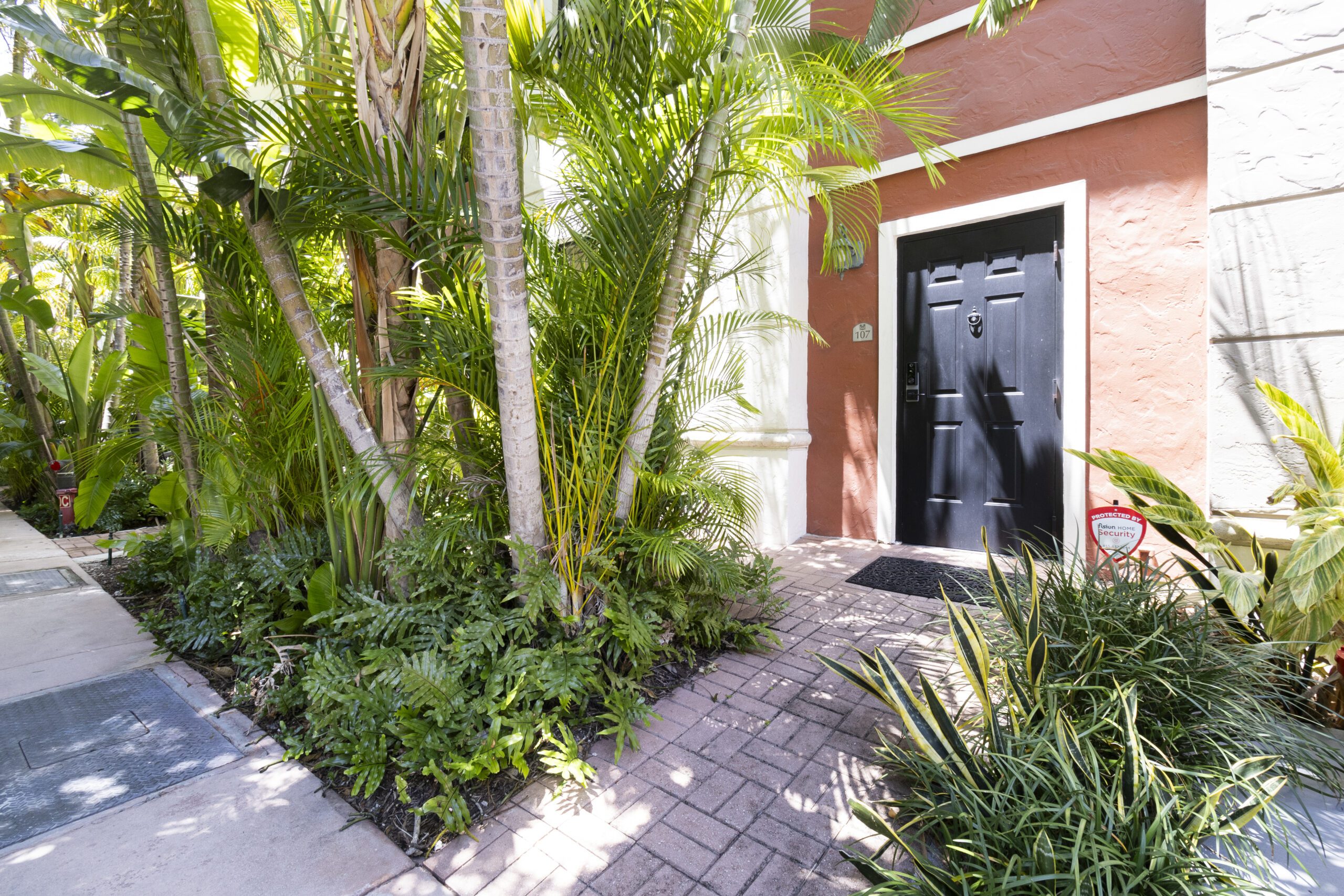 Stylish Loft-Layout 1-Bedroom Walk-Up Condo